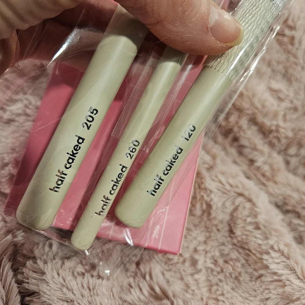 NIB The Essentials: Face Collection 'half caked' 3 Piece Brush Set